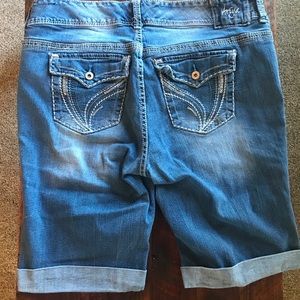 Women’s Ariya shorts 18